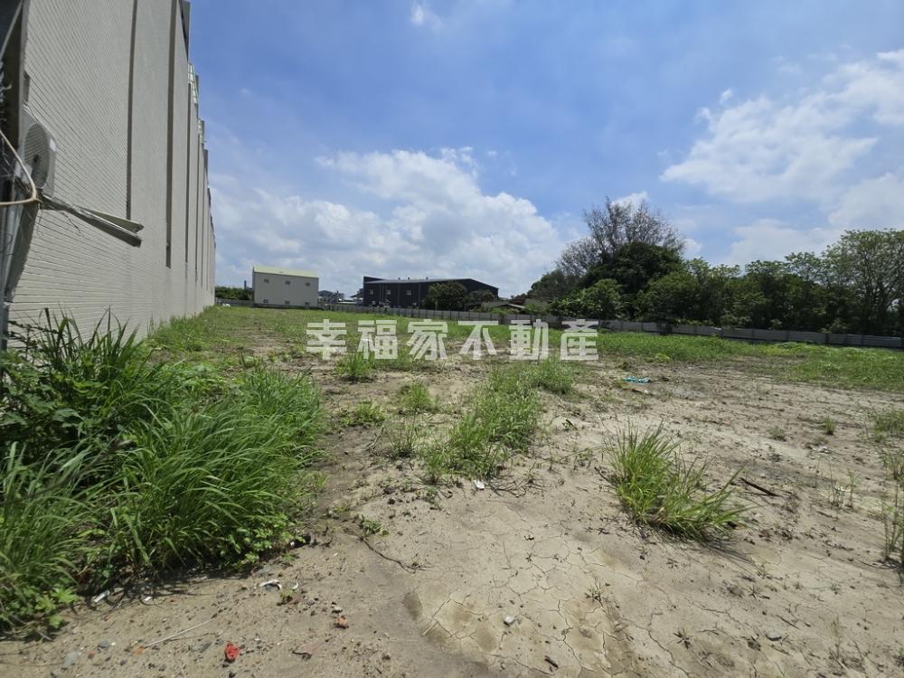 明興路住宅區旁都內農地