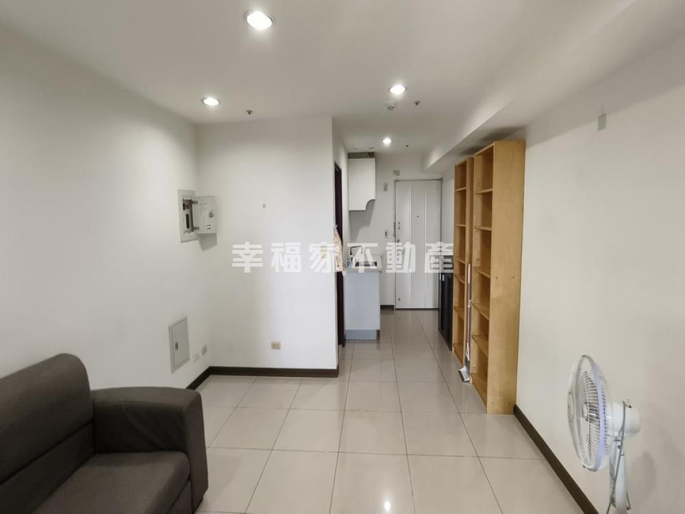 成大會館一房一廳難得有車位