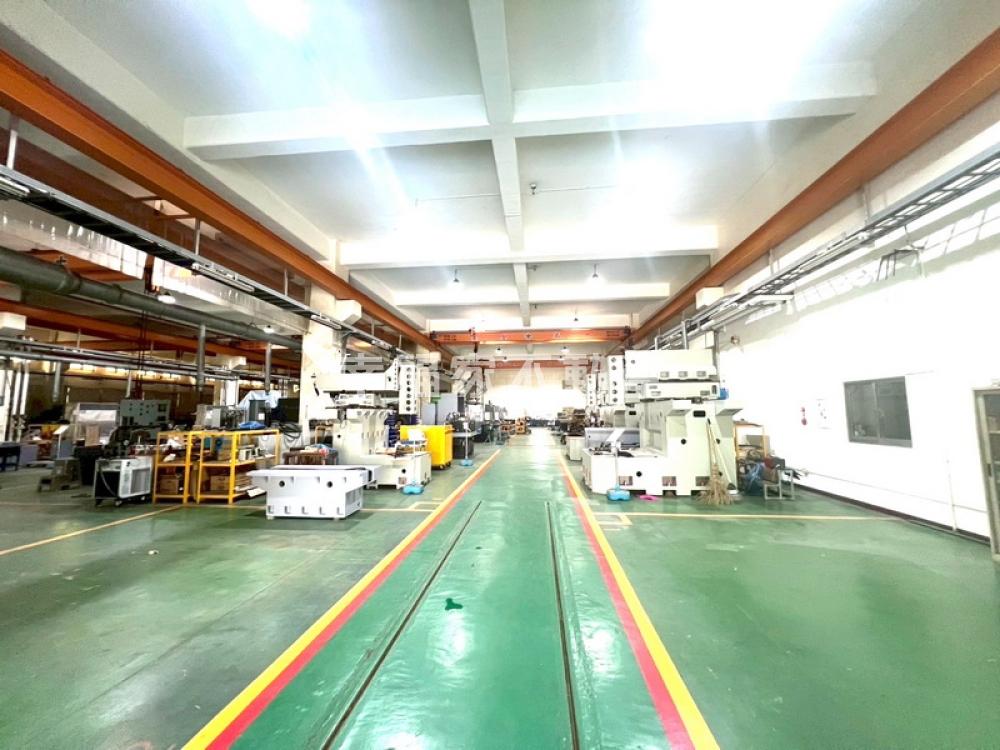 科工區挑高建築紮實廠辦