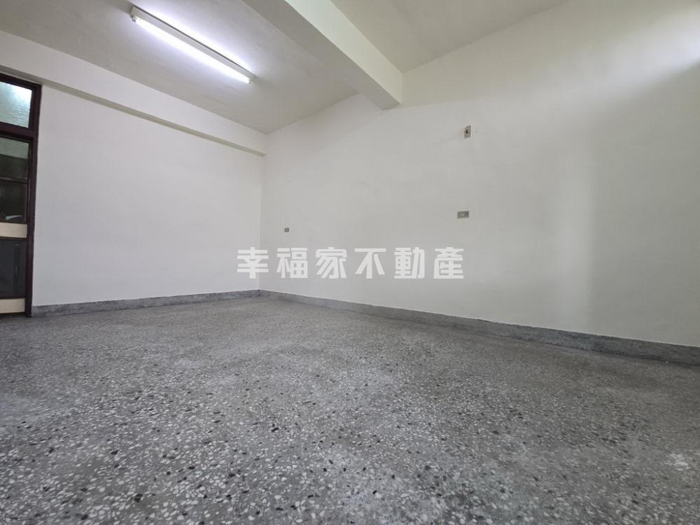 歸仁運動公園芳鄰店住