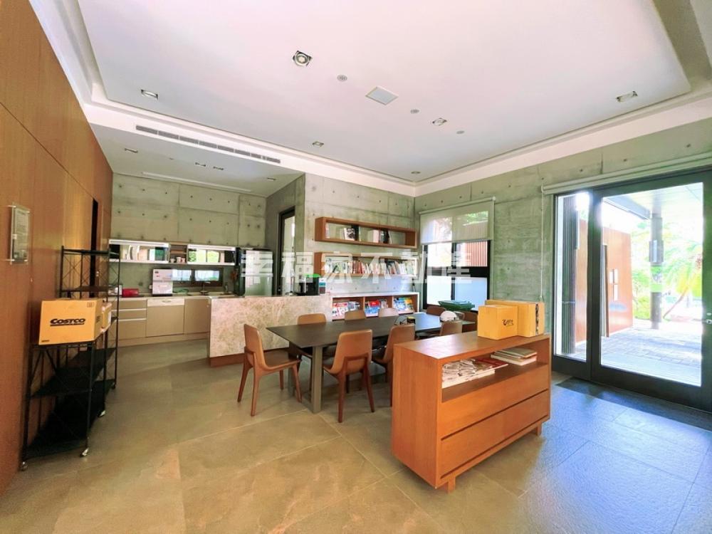 富立禾雅內名人雅居雙車別墅