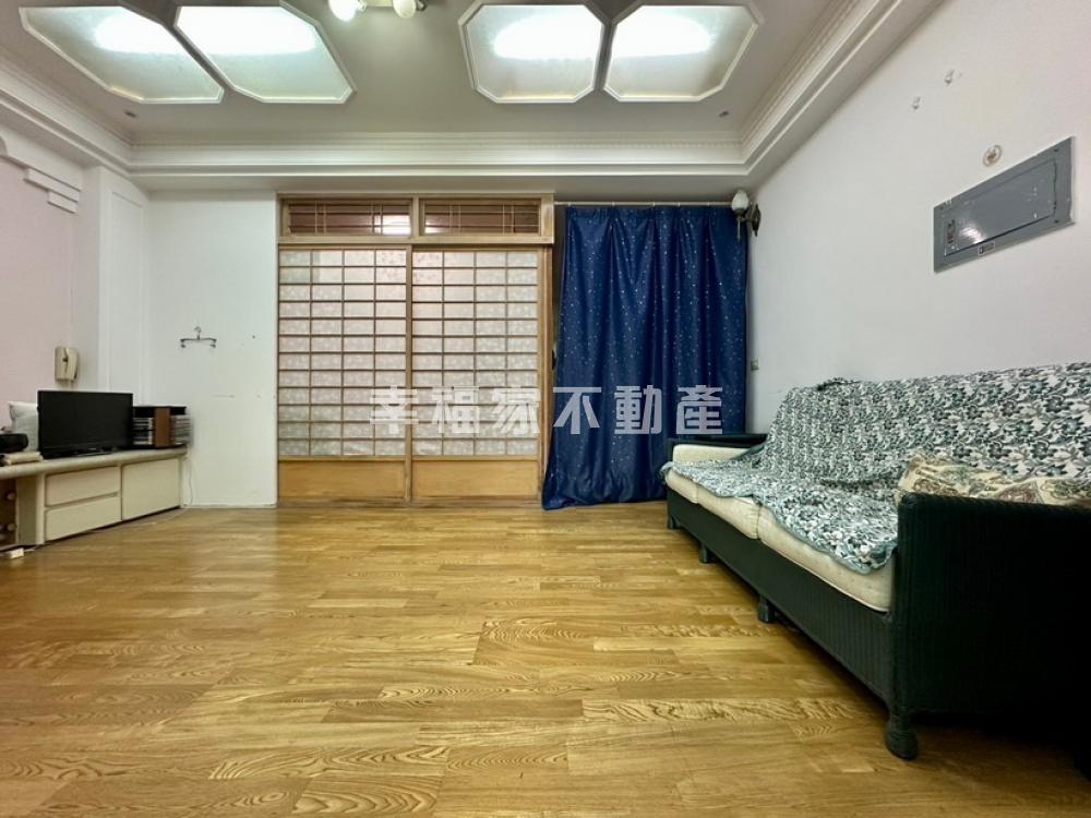 我在一樓溫馨兩房書香世家