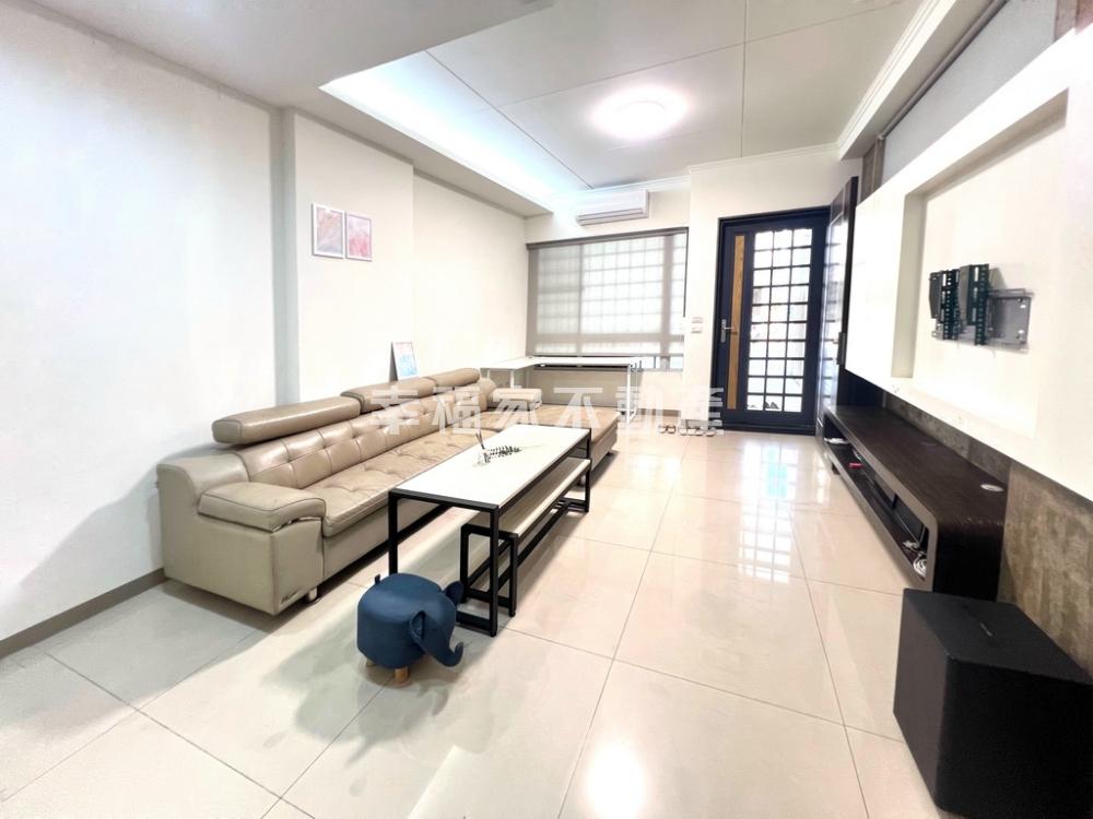 💎永大近UNIQLO優質三角窗美麗三車別墅💎