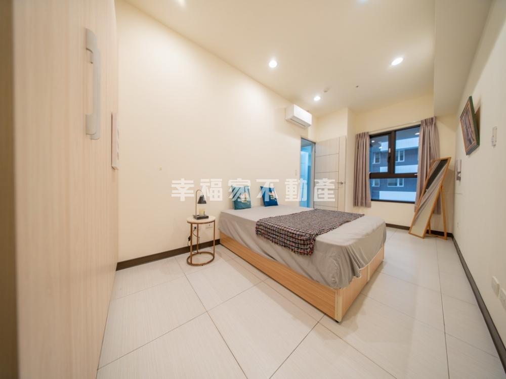 安平港灣免整理兩房輕齡平車