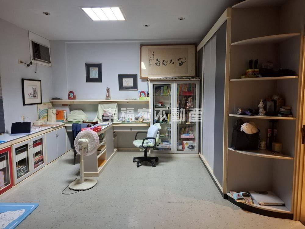 臨公園自地自建優質二樓豪屋
