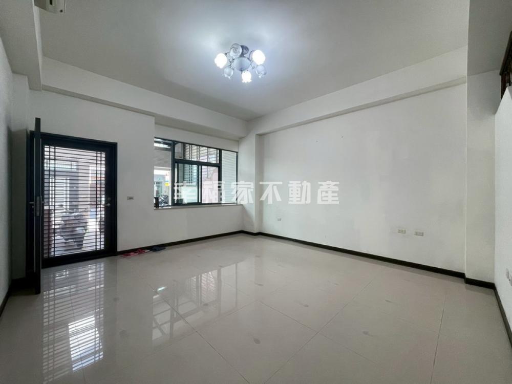 北區近Costco稀有大地坪透天