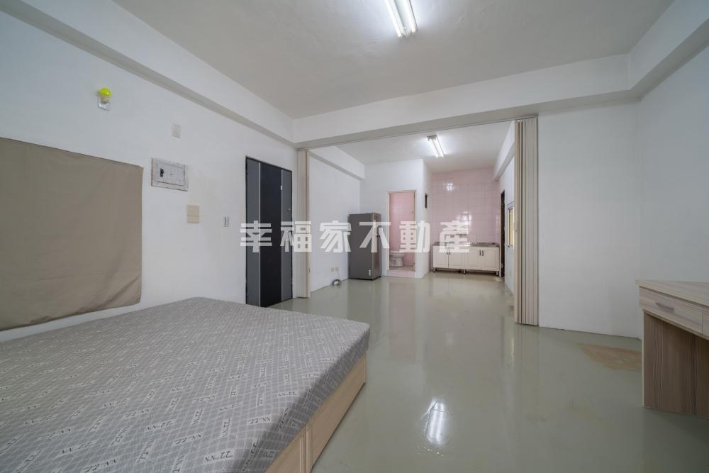 幸福近老拓餐廳15坪大套房