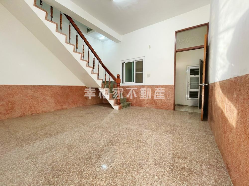 臨仁德中正路核心地段金店住