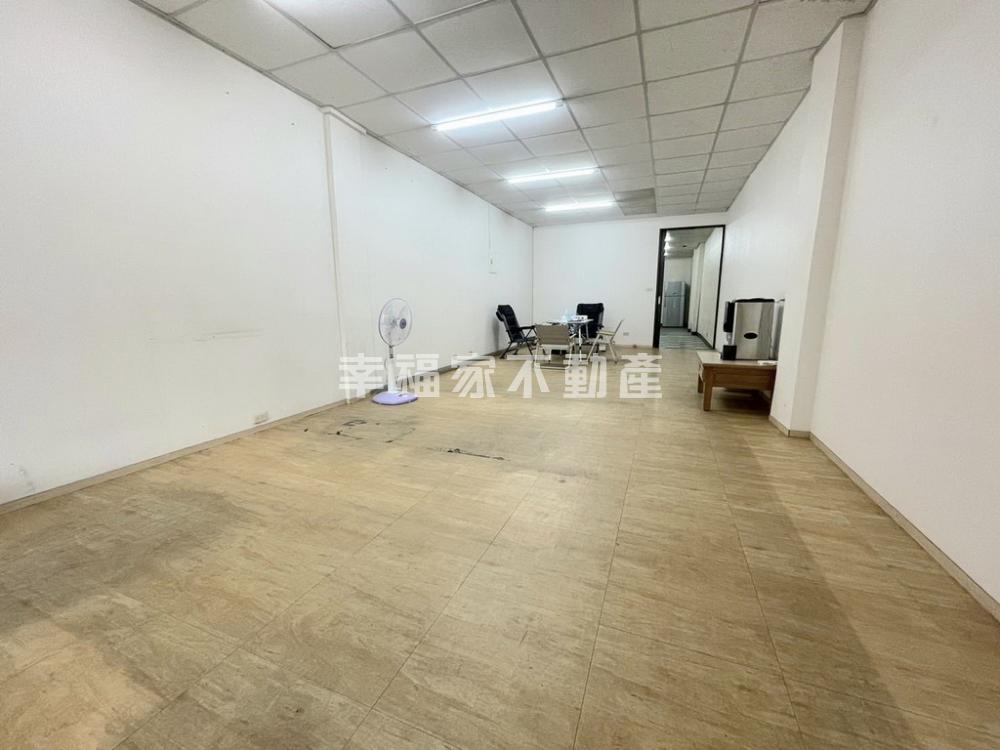 鄰砲校20米路大地坪店面
