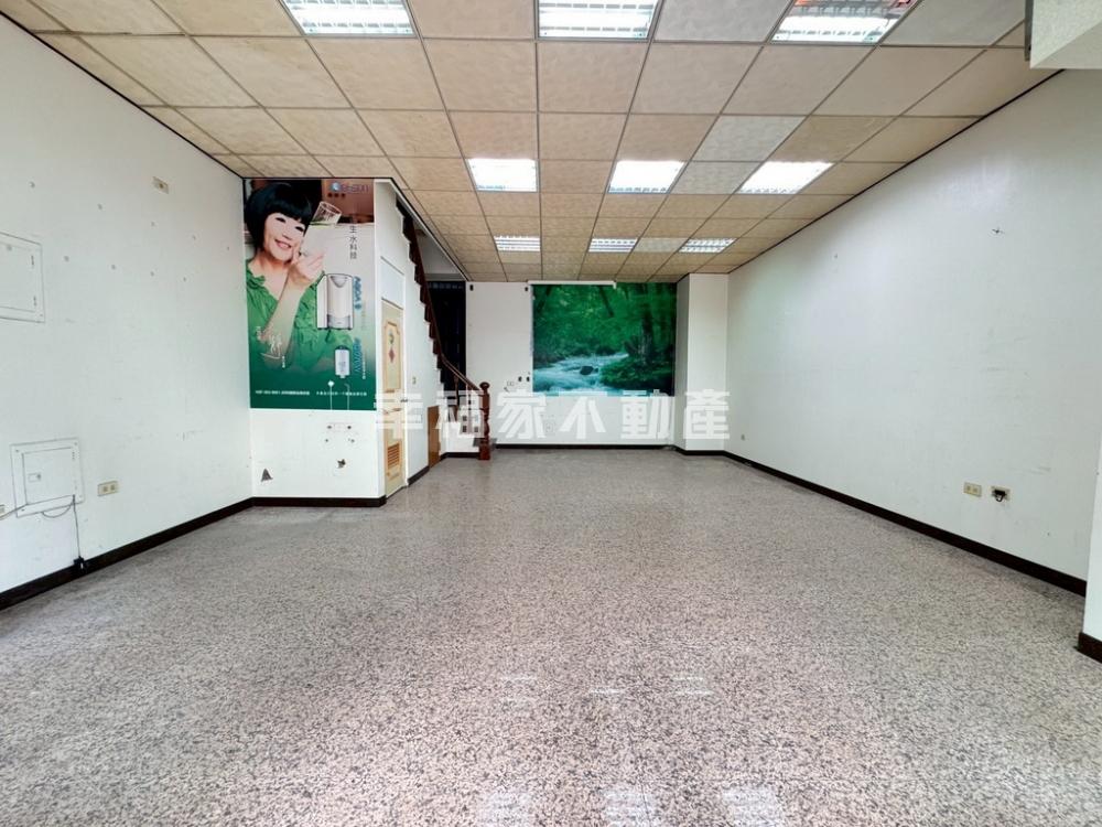 (租)府平路上的大隆新香港鑫店面