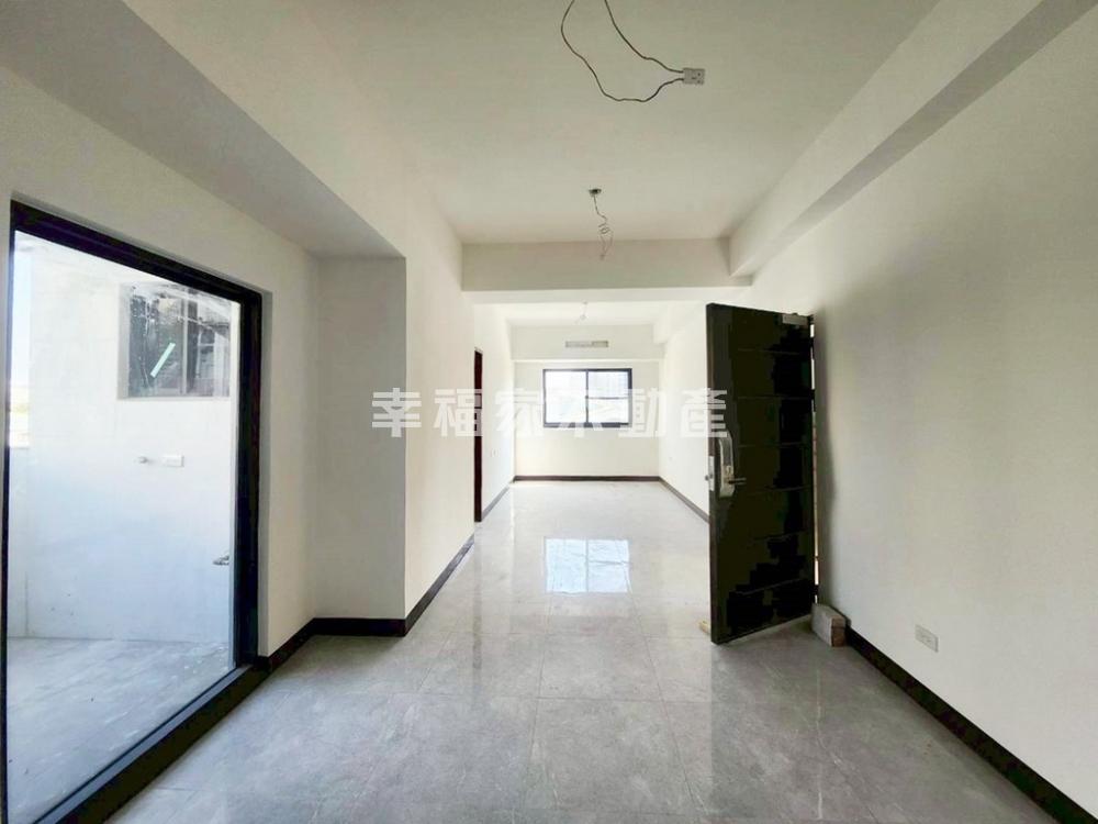 東區全新未住三面採光三房