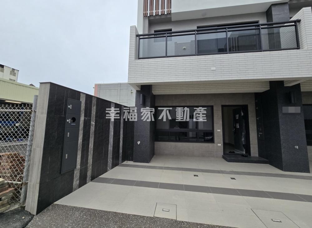 灣裡靜巷全新朝東透天D