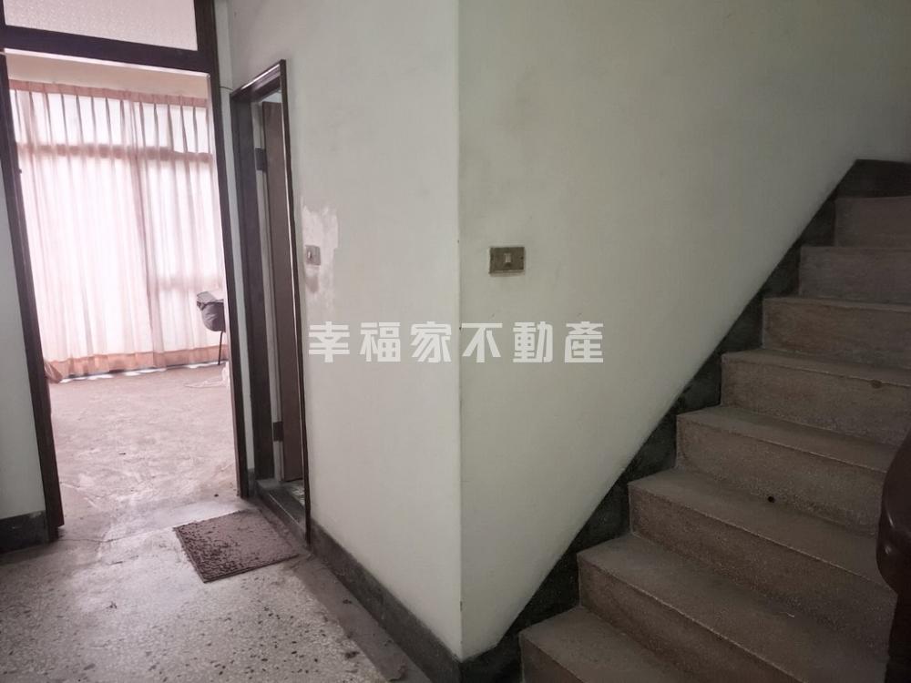 南區三官路大面寬傳統透天