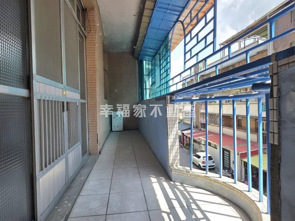 新營市中心三樓公寓