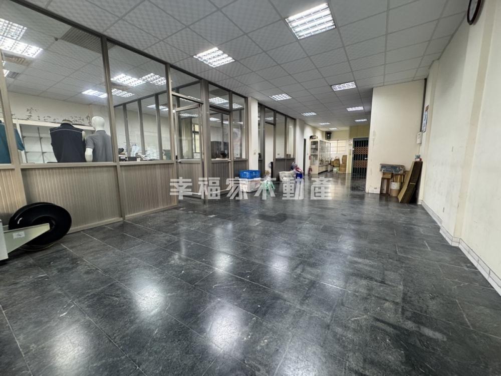慈濟學區旁住商三角窗雙店住