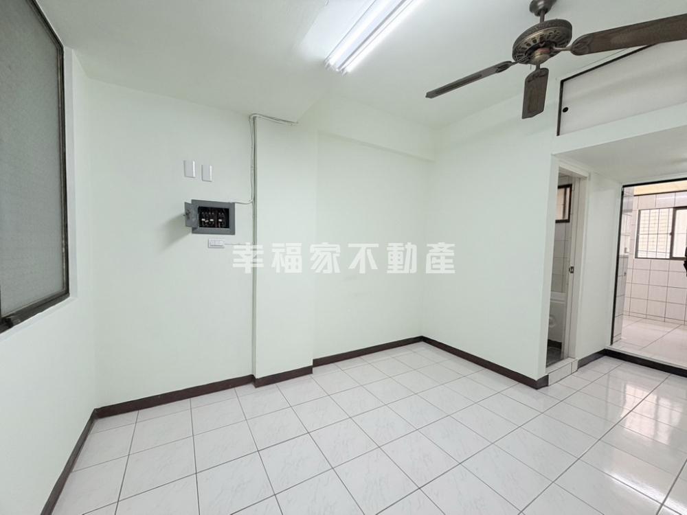 東區大林國宅旁電梯套房