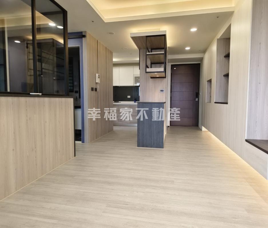 山見晴次頂樓美妝好屋有平車