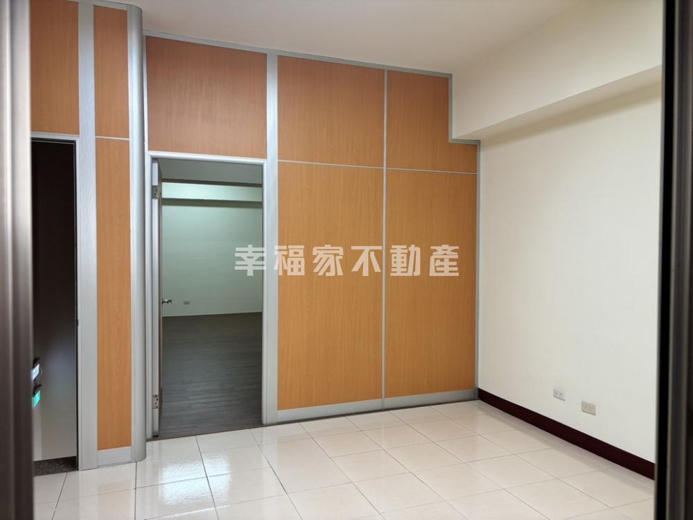 成大芳鄰1+2樓店面