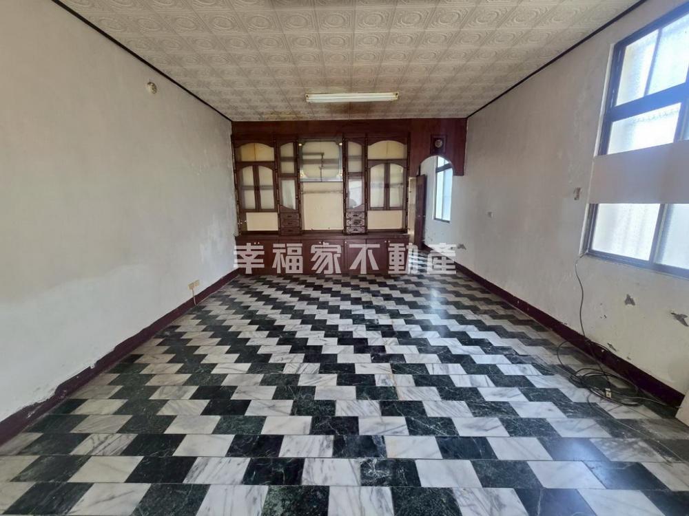公學十米路邊間前後有路車墅