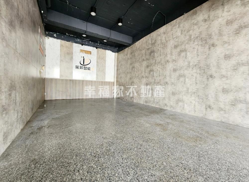 正永華路新光三越芳鄰店住