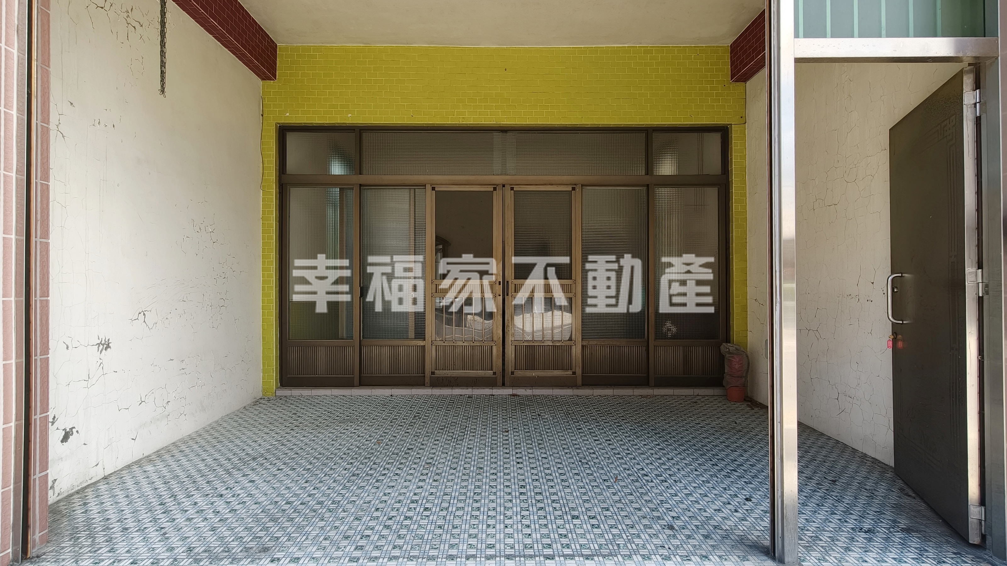 永康大灣12米路大地坪店住