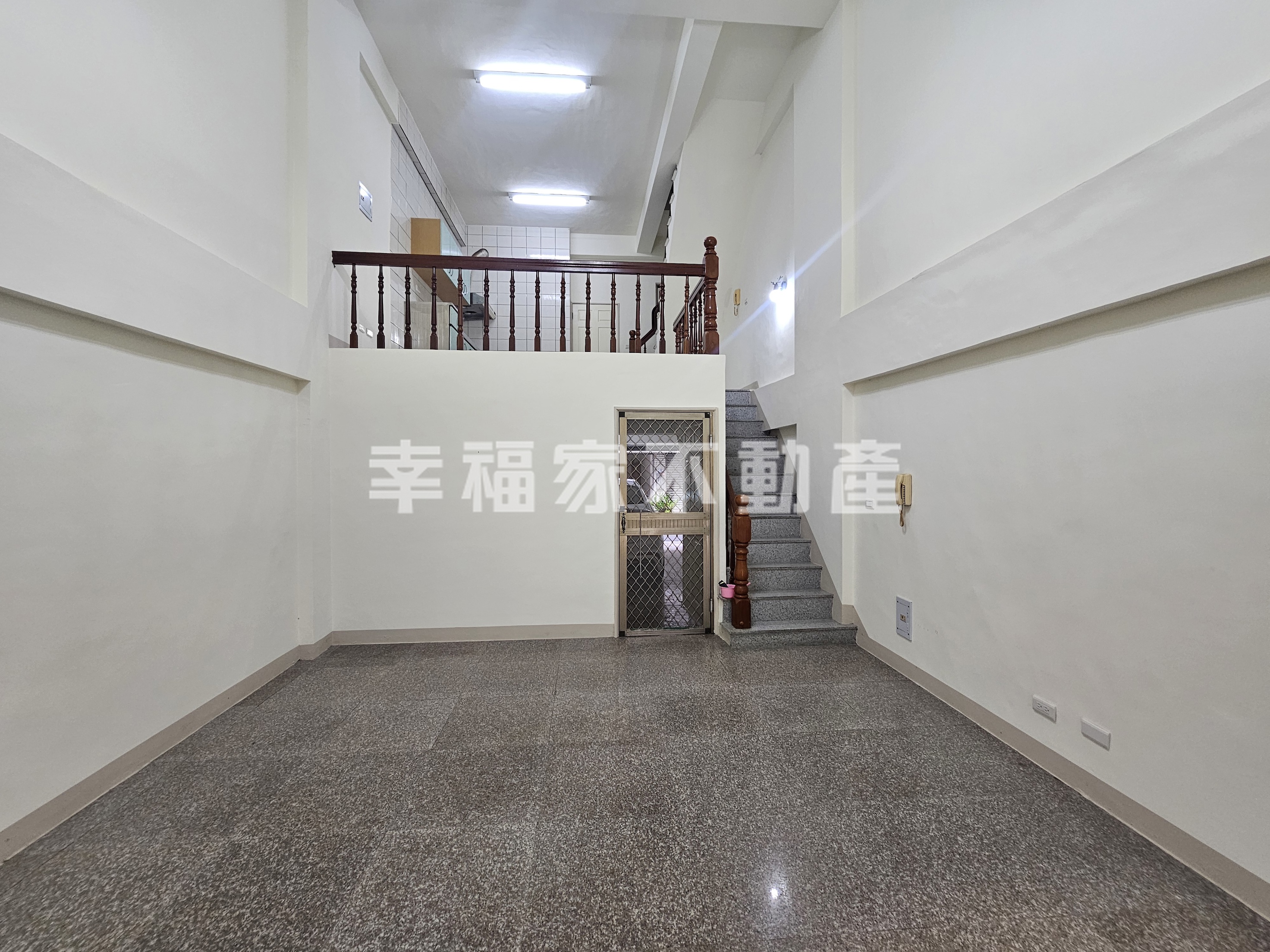 西港新興街明亮採光墅