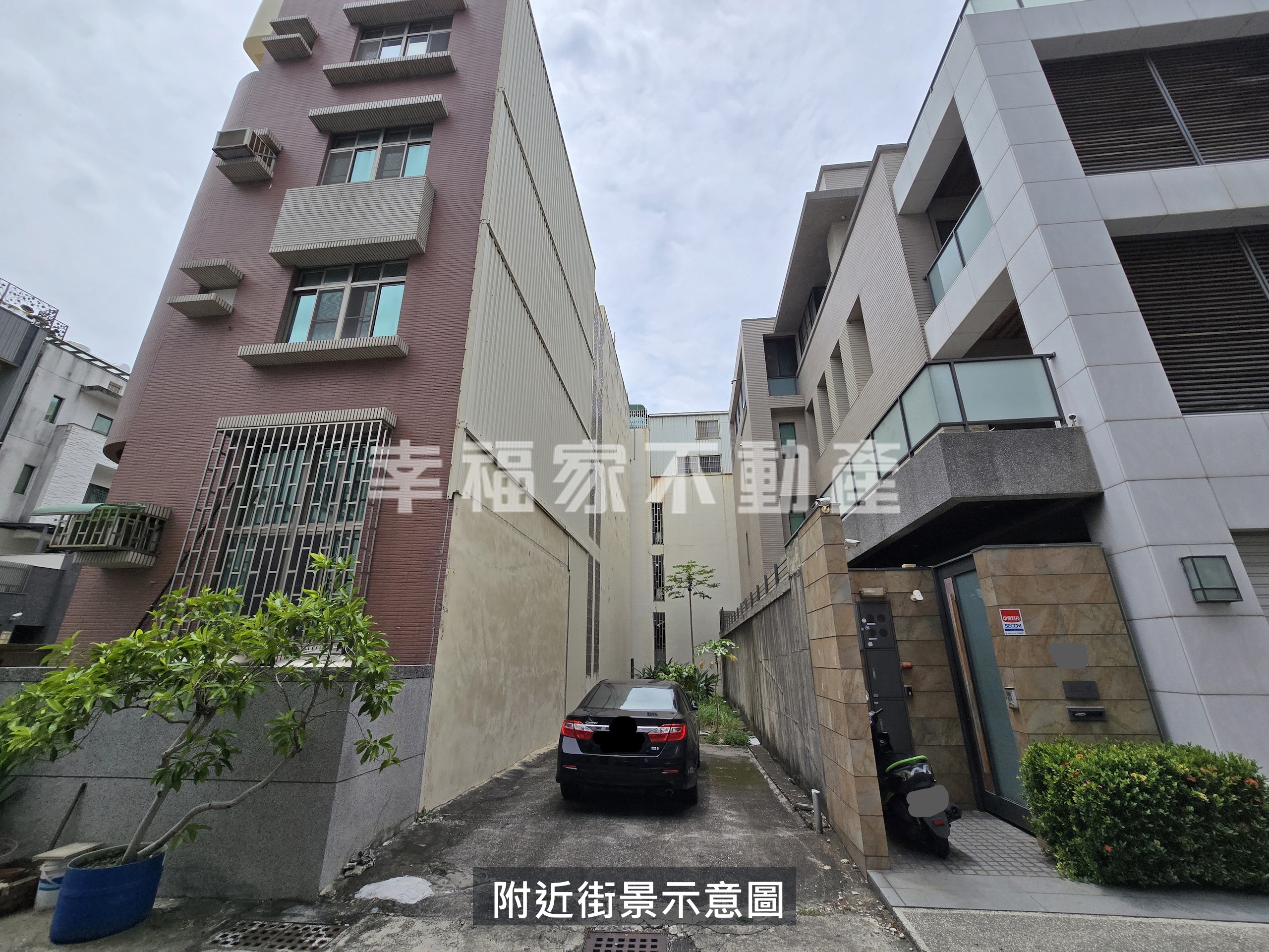新光三越小北門店芳鄰建地