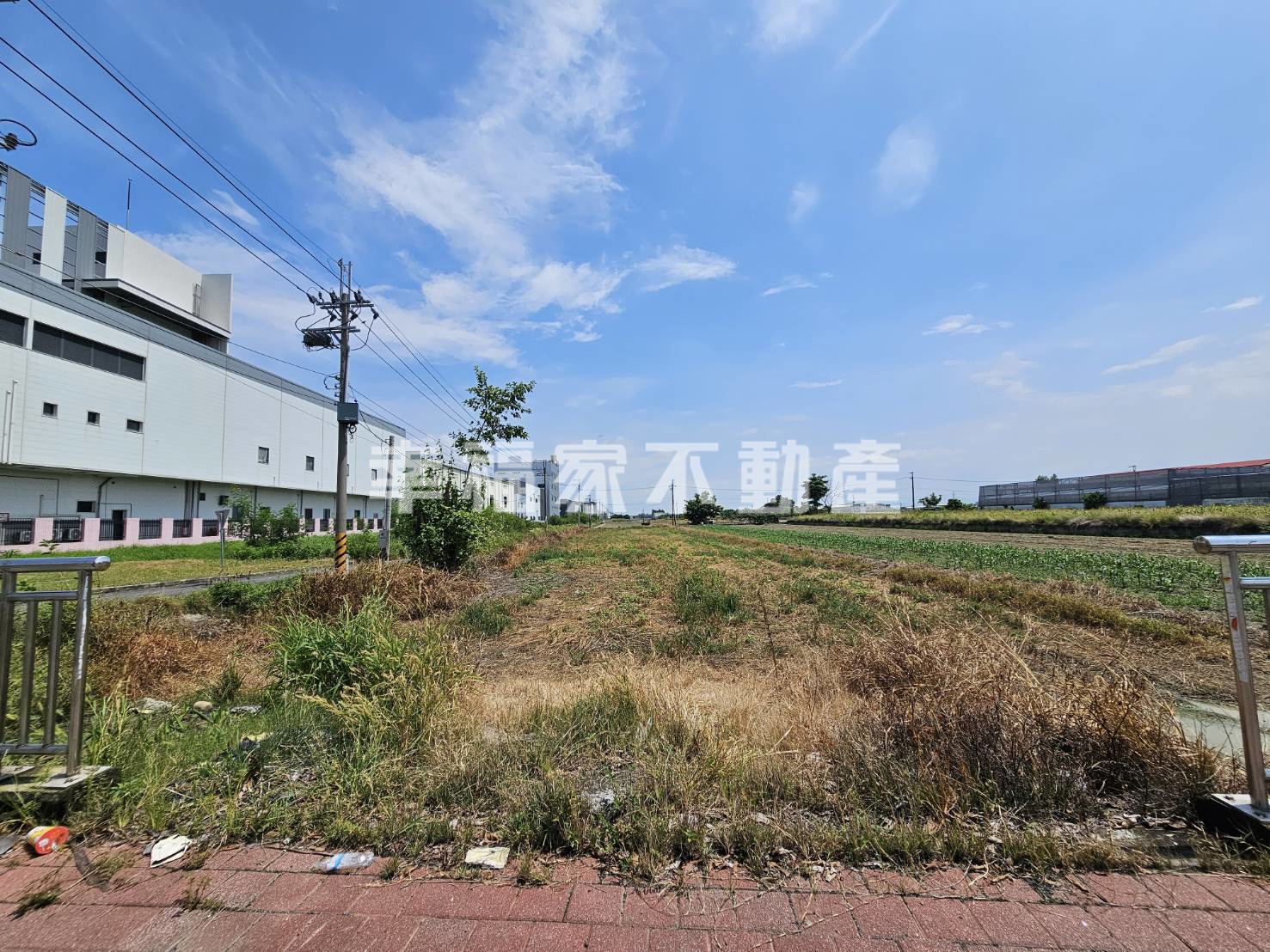 新吉工業區旁三角窗農地