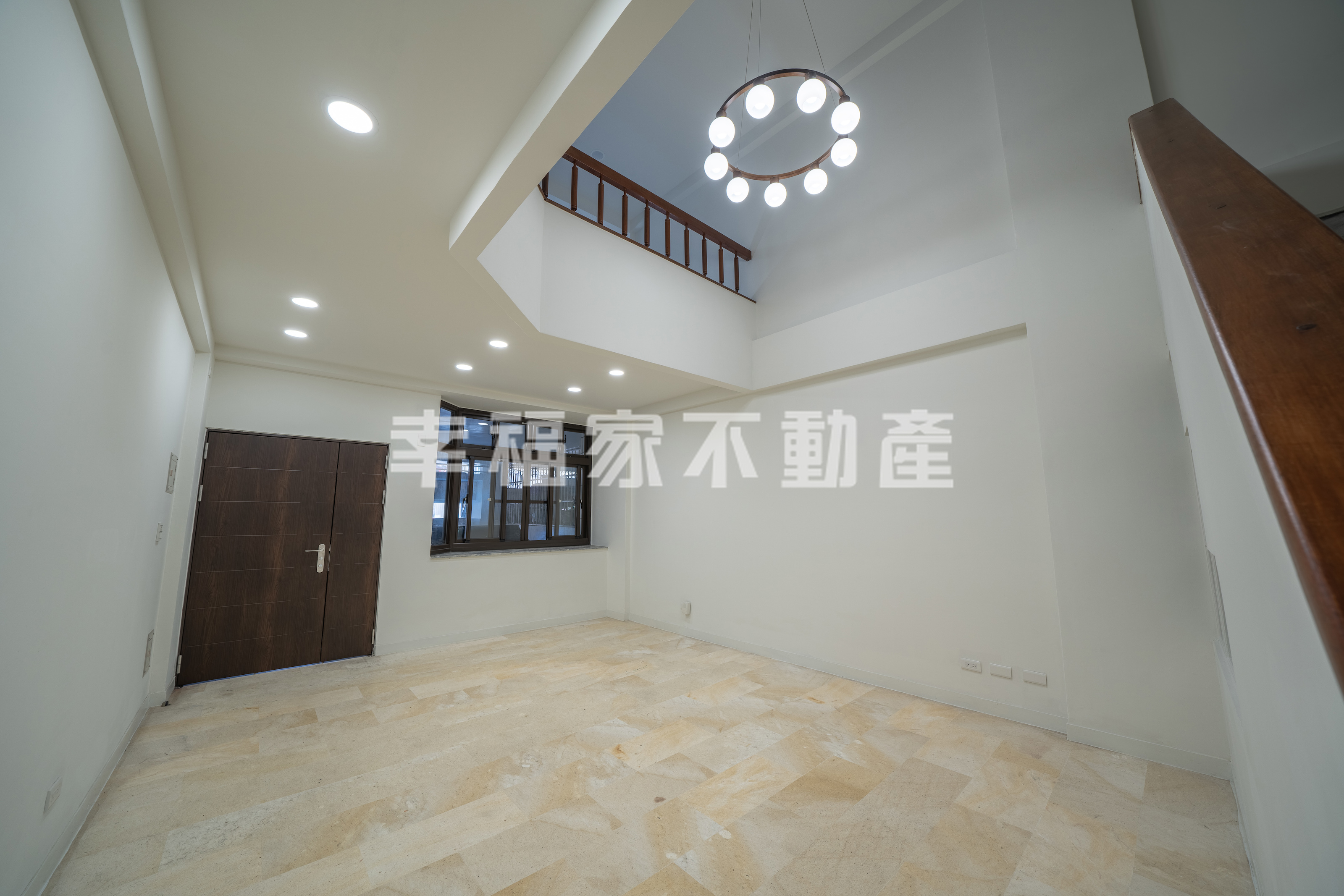 東區裕農路近南紡車庫別墅