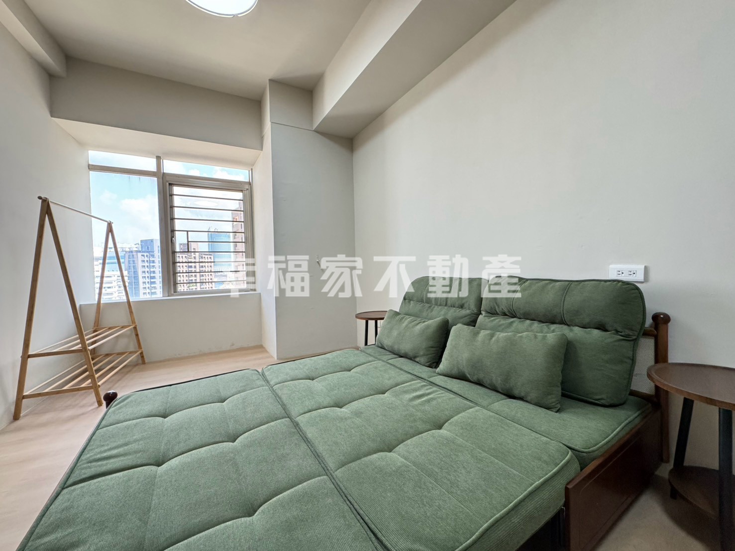 建興學區全新裝潢高樓層兩房