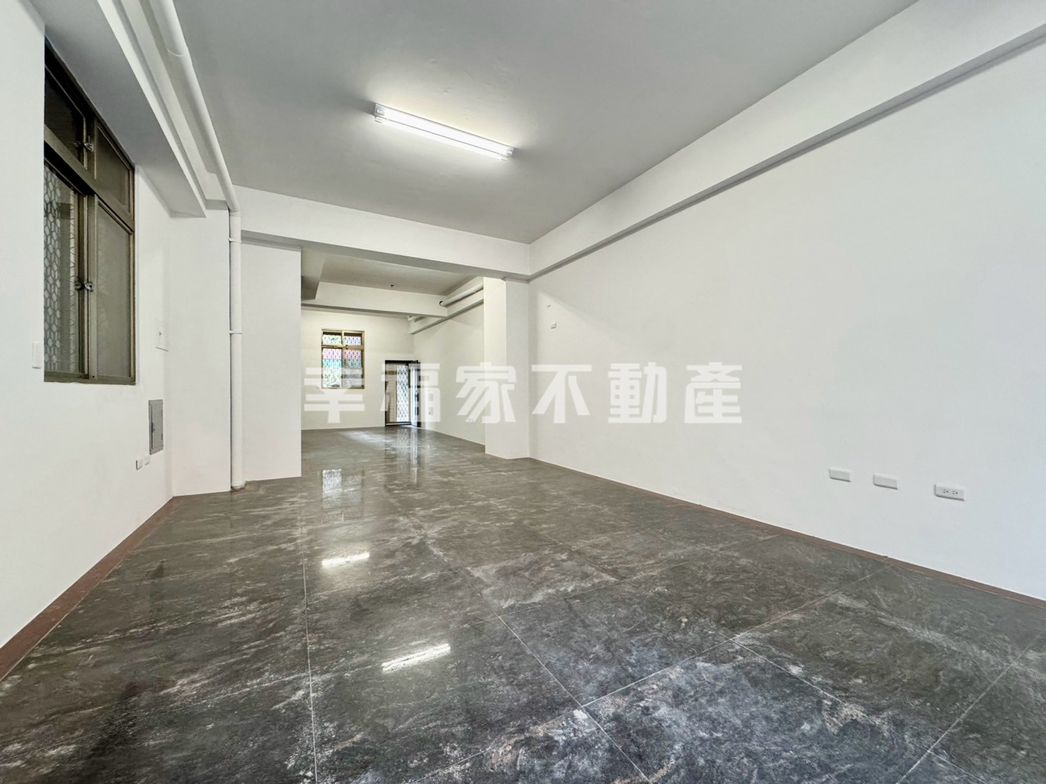 南區公園旁採光金店住