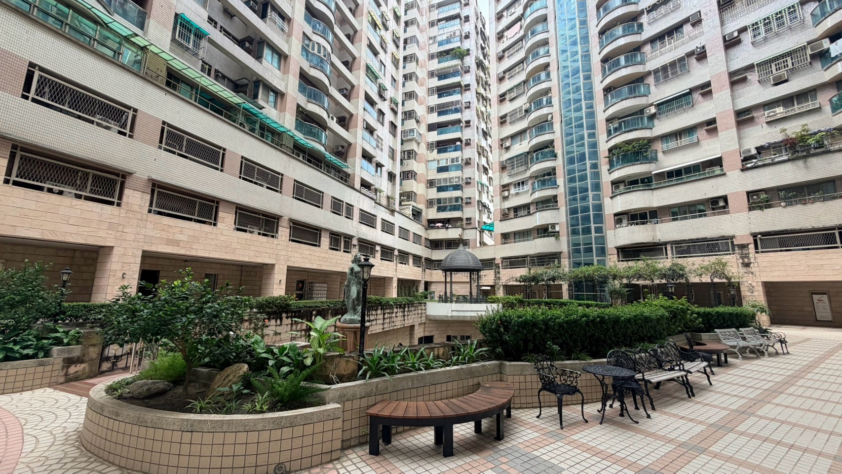 東區太子建設兩房